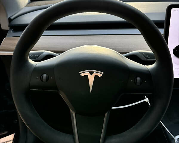 Серый Тесла Model Y, объемом двигателя 0 л и пробегом 30 тыс. км за 23500 $, фото 11 на Automoto.ua