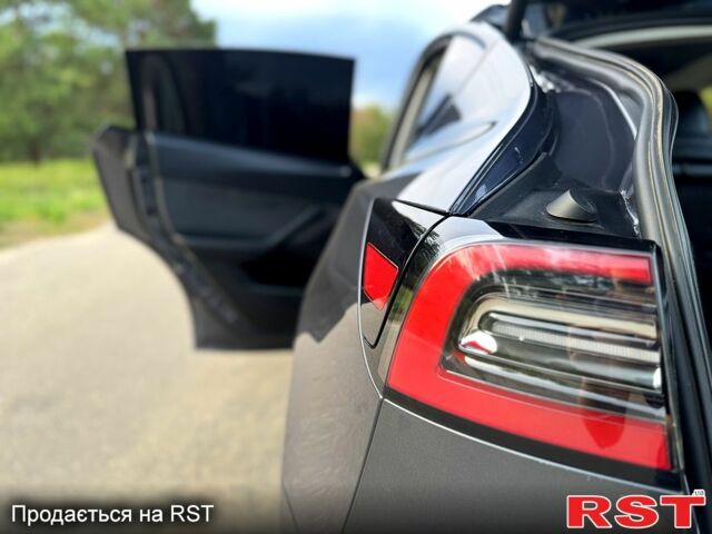 Серый Тесла Model Y, объемом двигателя 0 л и пробегом 8 тыс. км за 34500 $, фото 11 на Automoto.ua