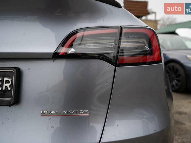 Серый Тесла Model Y, объемом двигателя 0 л и пробегом 61 тыс. км за 32500 $, фото 13 на Automoto.ua