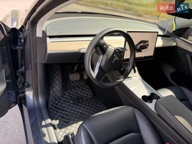 Серый Тесла Model Y, объемом двигателя 0 л и пробегом 71 тыс. км за 29000 $, фото 19 на Automoto.ua