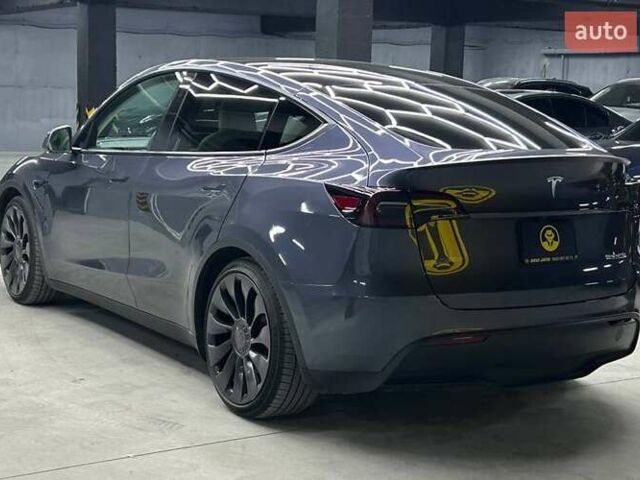 Серый Тесла Model Y, объемом двигателя 0 л и пробегом 27 тыс. км за 31000 $, фото 3 на Automoto.ua