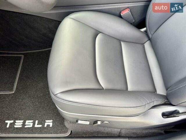 Серый Тесла Model Y, объемом двигателя 0 л и пробегом 15 тыс. км за 32000 $, фото 19 на Automoto.ua