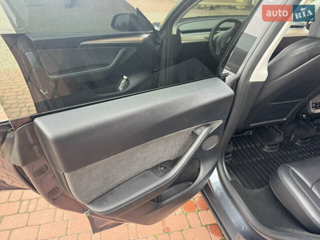 Сірий Тесла Model Y, об'ємом двигуна 0 л та пробігом 25 тис. км за 30000 $, фото 22 на Automoto.ua