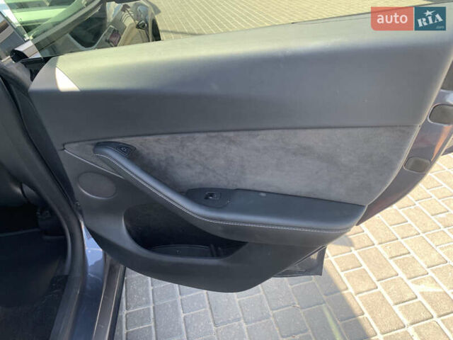 Сірий Тесла Model Y, об'ємом двигуна 0 л та пробігом 31 тис. км за 24800 $, фото 48 на Automoto.ua