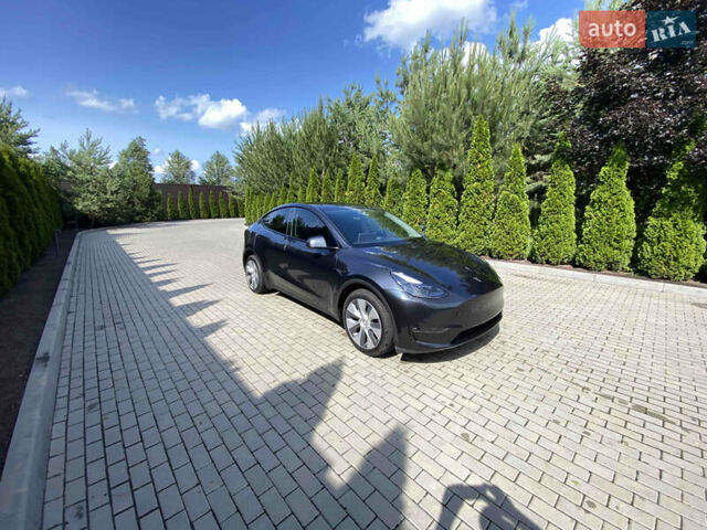 Серый Тесла Model Y, объемом двигателя 0 л и пробегом 13 тыс. км за 29700 $, фото 1 на Automoto.ua