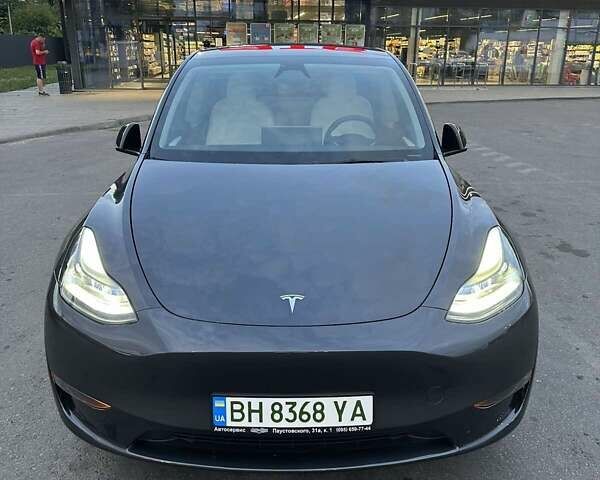 Серый Тесла Model Y, объемом двигателя 0 л и пробегом 6 тыс. км за 29500 $, фото 2 на Automoto.ua