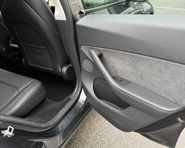 Сірий Тесла Model Y, об'ємом двигуна 0 л та пробігом 16 тис. км за 32900 $, фото 7 на Automoto.ua