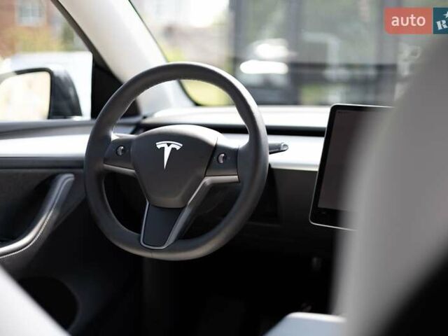 Серый Тесла Model Y, объемом двигателя 0 л и пробегом 24 тыс. км за 29500 $, фото 37 на Automoto.ua