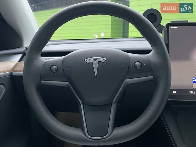 Серый Тесла Model Y, объемом двигателя 0 л и пробегом 25 тыс. км за 36700 $, фото 18 на Automoto.ua