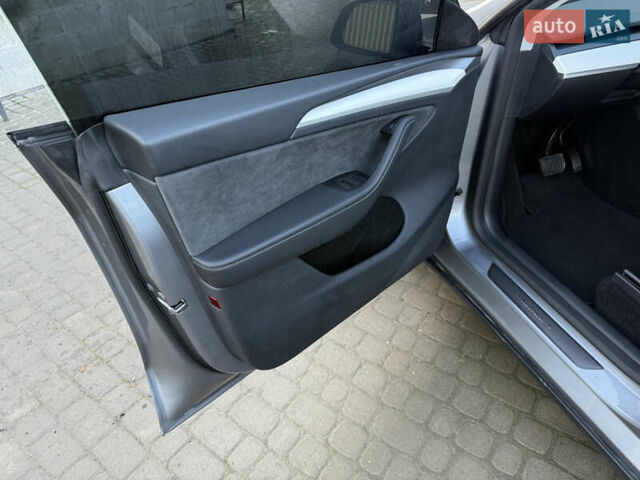 Серый Тесла Model Y, объемом двигателя 0 л и пробегом 9 тыс. км за 19800 $, фото 21 на Automoto.ua