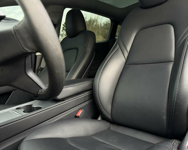 Сірий Тесла Model Y, об'ємом двигуна 0 л та пробігом 31 тис. км за 24499 $, фото 10 на Automoto.ua