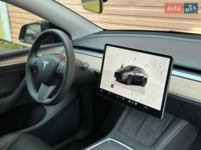Серый Тесла Model Y, объемом двигателя 0 л и пробегом 2 тыс. км за 35490 $, фото 42 на Automoto.ua