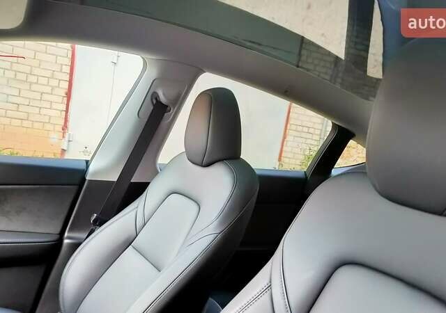 Серый Тесла Model Y, объемом двигателя 0 л и пробегом 13 тыс. км за 26199 $, фото 8 на Automoto.ua