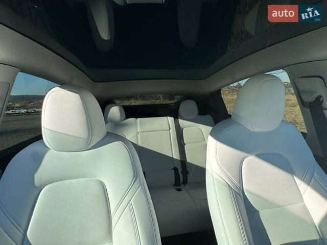 Серый Тесла Model Y, объемом двигателя 0 л и пробегом 9 тыс. км за 29500 $, фото 127 на Automoto.ua