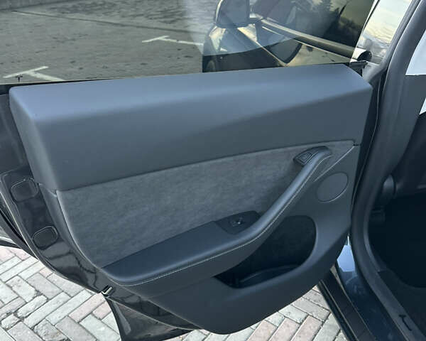 Сірий Тесла Model Y, об'ємом двигуна 0 л та пробігом 30 тис. км за 33999 $, фото 20 на Automoto.ua