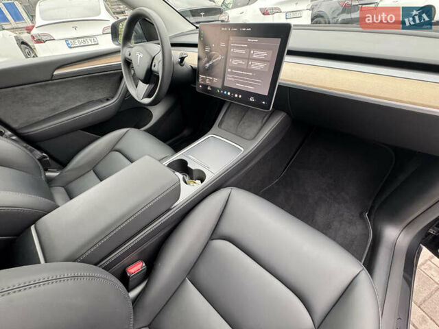 Серый Тесла Model Y, объемом двигателя 0 л и пробегом 8 тыс. км за 31999 $, фото 18 на Automoto.ua