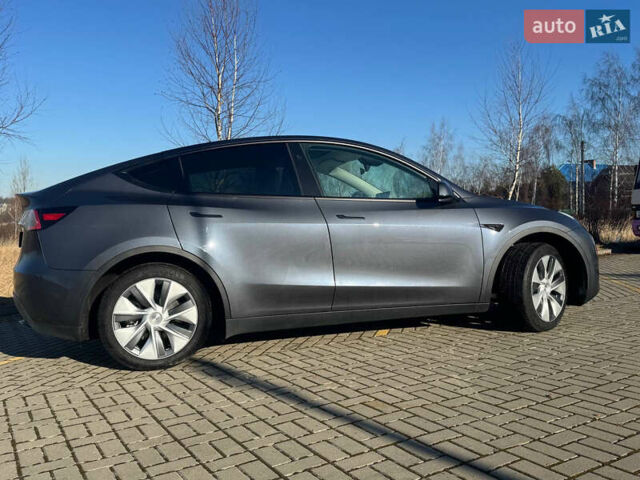 Серый Тесла Model Y, объемом двигателя 0 л и пробегом 9 тыс. км за 29500 $, фото 10 на Automoto.ua