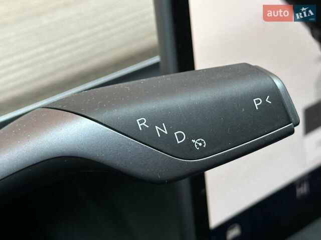 Серый Тесла Model Y, объемом двигателя 0 л и пробегом 2 тыс. км за 35490 $, фото 53 на Automoto.ua