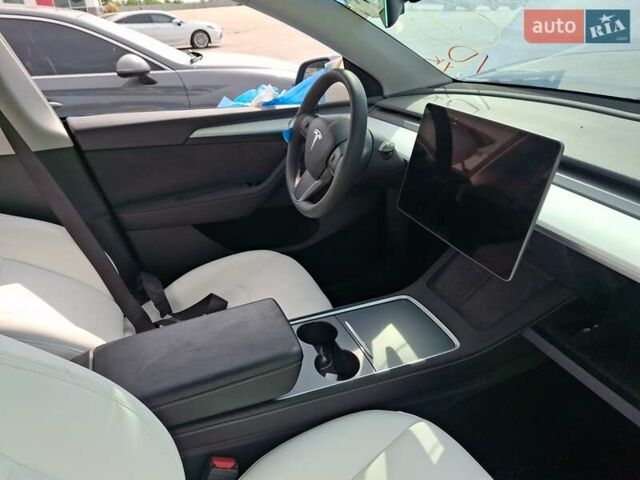Серый Тесла Model Y, объемом двигателя 0 л и пробегом 26 тыс. км за 21800 $, фото 10 на Automoto.ua
