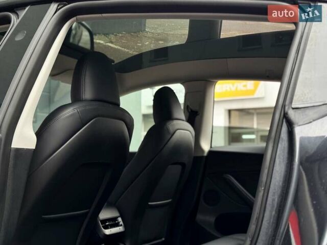 Серый Тесла Model Y, объемом двигателя 0 л и пробегом 24 тыс. км за 33500 $, фото 15 на Automoto.ua