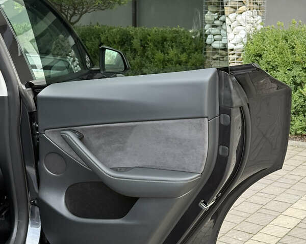 Сірий Тесла Model Y, об'ємом двигуна 0 л та пробігом 13 тис. км за 29999 $, фото 57 на Automoto.ua