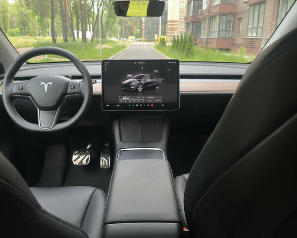 Серый Тесла Model Y, объемом двигателя 0 л и пробегом 15 тыс. км за 34500 $, фото 13 на Automoto.ua