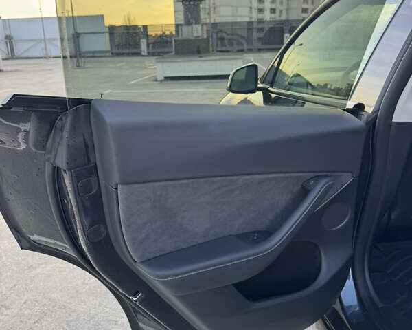 Сірий Тесла Model Y, об'ємом двигуна 0 л та пробігом 18 тис. км за 25500 $, фото 12 на Automoto.ua