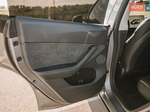 Сірий Тесла Model Y, об'ємом двигуна 0 л та пробігом 12 тис. км за 32500 $, фото 82 на Automoto.ua