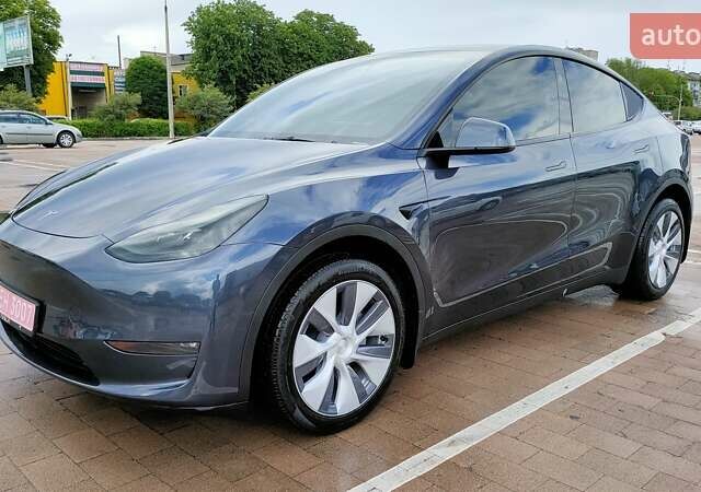 Серый Тесла Model Y, объемом двигателя 0 л и пробегом 11 тыс. км за 30599 $, фото 2 на Automoto.ua