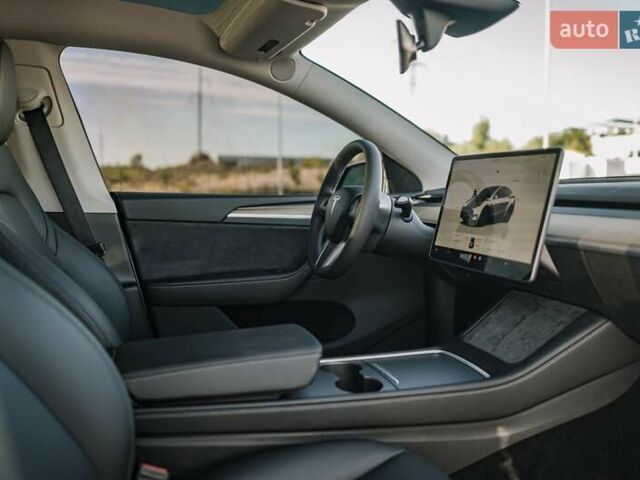 Сірий Тесла Model Y, об'ємом двигуна 0 л та пробігом 12 тис. км за 32500 $, фото 61 на Automoto.ua