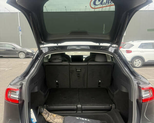 Серый Тесла Model Y, объемом двигателя 0 л и пробегом 12 тыс. км за 41000 $, фото 5 на Automoto.ua