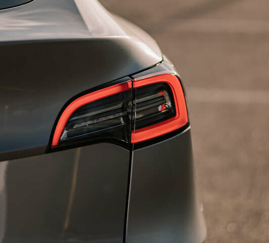 Серый Тесла Model Y, объемом двигателя 0 л и пробегом 6 тыс. км за 33500 $, фото 10 на Automoto.ua