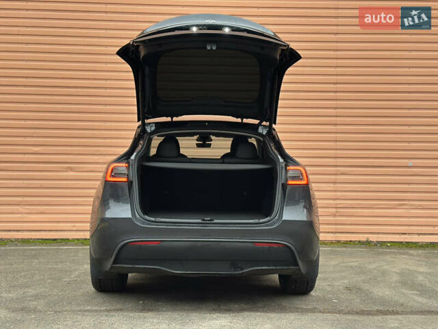 Серый Тесла Model Y, объемом двигателя 0 л и пробегом 2 тыс. км за 35490 $, фото 20 на Automoto.ua