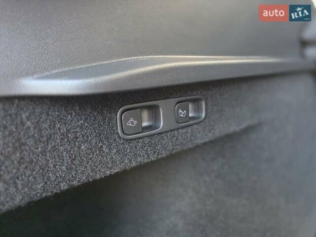 Сірий Тесла Model Y, об'ємом двигуна 0 л та пробігом 19 тис. км за 34900 $, фото 39 на Automoto.ua