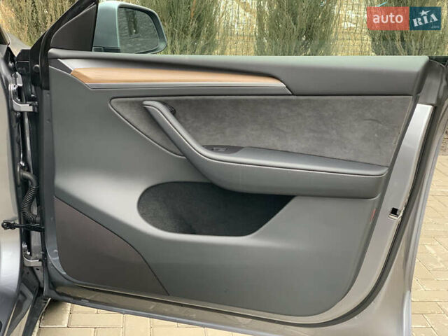 Серый Тесла Model Y, объемом двигателя 0 л и пробегом 5 тыс. км за 42500 $, фото 28 на Automoto.ua