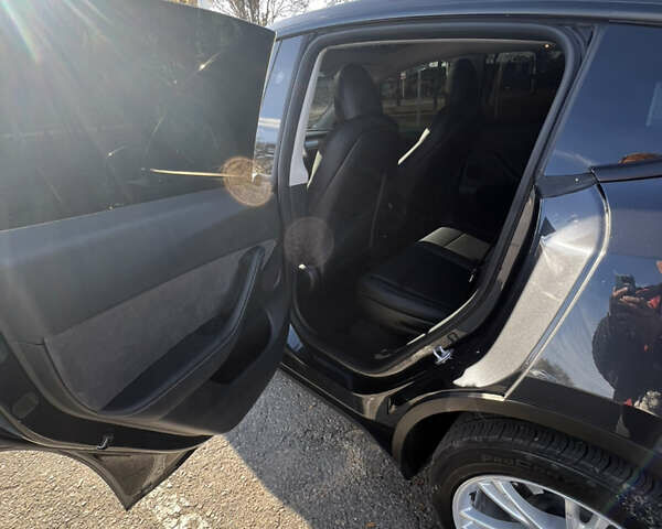 Серый Тесла Model Y, объемом двигателя 0 л и пробегом 40 тыс. км за 29900 $, фото 7 на Automoto.ua