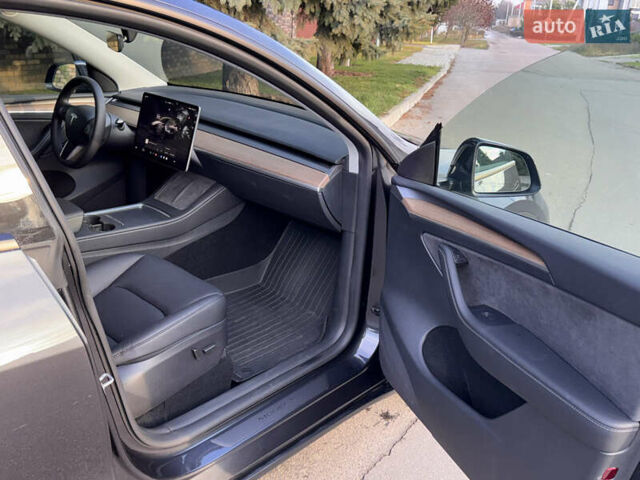 Сірий Тесла Model Y, об'ємом двигуна 0 л та пробігом 15 тис. км за 26999 $, фото 35 на Automoto.ua