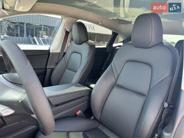 Серый Тесла Model Y, объемом двигателя 0 л и пробегом 1 тыс. км за 35490 $, фото 33 на Automoto.ua