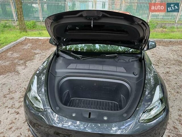 Серый Тесла Model Y, объемом двигателя 0 л и пробегом 9 тыс. км за 29990 $, фото 33 на Automoto.ua