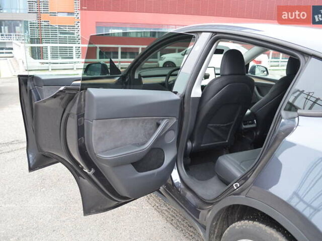 Сірий Тесла Model Y, об'ємом двигуна 0 л та пробігом 16 тис. км за 32000 $, фото 13 на Automoto.ua