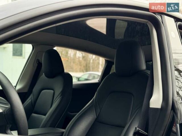 Серый Тесла Model Y, объемом двигателя 0 л и пробегом 24 тыс. км за 33500 $, фото 13 на Automoto.ua