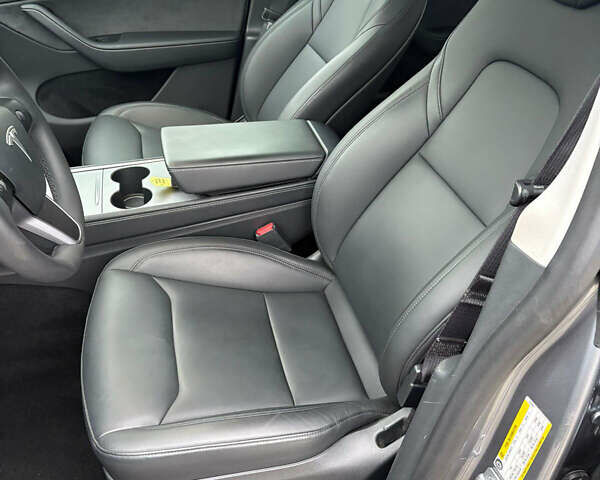 Серый Тесла Model Y, объемом двигателя 0 л и пробегом 17 тыс. км за 34300 $, фото 21 на Automoto.ua