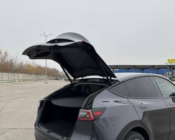 Серый Тесла Model Y, объемом двигателя 0 л и пробегом 38 тыс. км за 33500 $, фото 10 на Automoto.ua