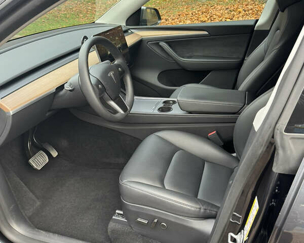 Серый Тесла Model Y, объемом двигателя 0 л и пробегом 15 тыс. км за 34500 $, фото 7 на Automoto.ua