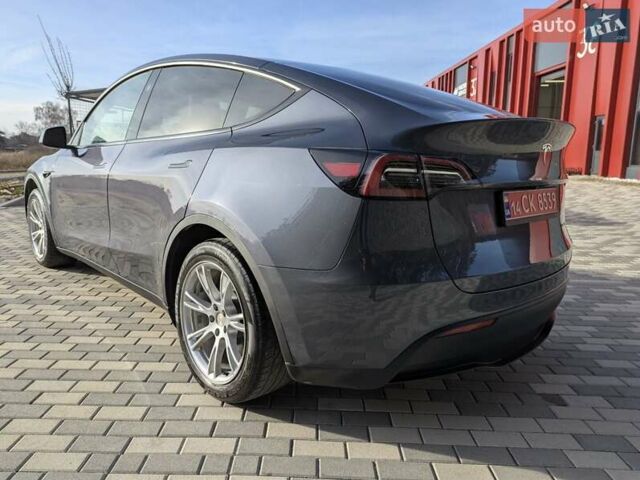 Серый Тесла Model Y, объемом двигателя 0 л и пробегом 29 тыс. км за 30500 $, фото 2 на Automoto.ua