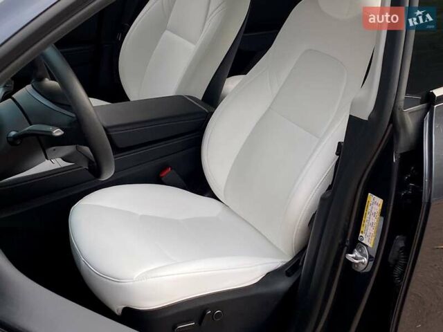 Сірий Тесла Model Y, об'ємом двигуна 0 л та пробігом 23 тис. км за 31999 $, фото 12 на Automoto.ua