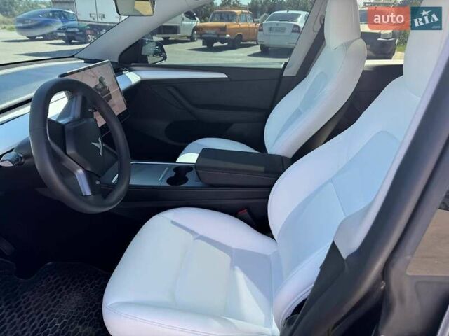 Серый Тесла Model Y, объемом двигателя 0 л и пробегом 22 тыс. км за 30900 $, фото 9 на Automoto.ua