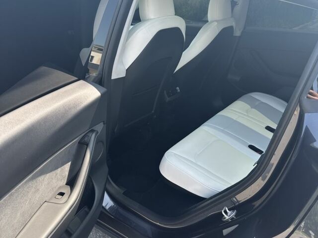 Серый Тесла Model Y, объемом двигателя 0 л и пробегом 7 тыс. км за 33500 $, фото 7 на Automoto.ua