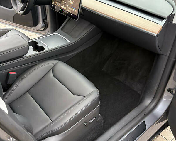 Серый Тесла Model Y, объемом двигателя 0 л и пробегом 17 тыс. км за 34300 $, фото 22 на Automoto.ua