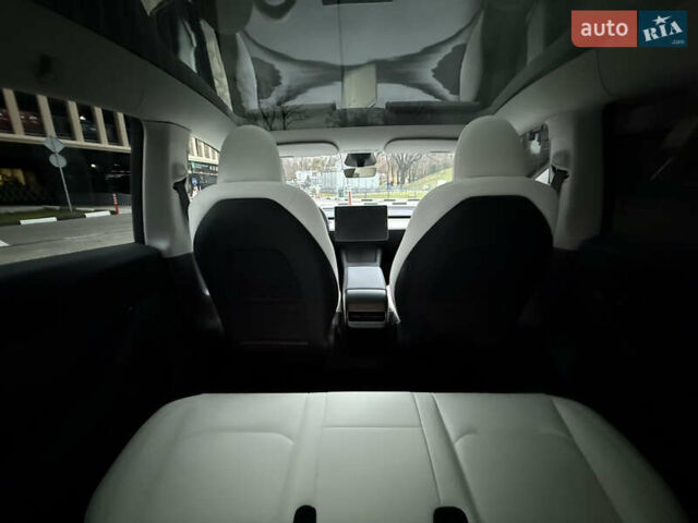 Серый Тесла Model Y, объемом двигателя 0 л и пробегом 5 тыс. км за 29490 $, фото 12 на Automoto.ua